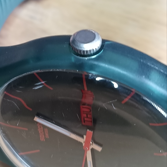 X Swatch Petrol 41mm case. Swiss, 3 hand movement, day and date. Original band - Picture 2 of 11